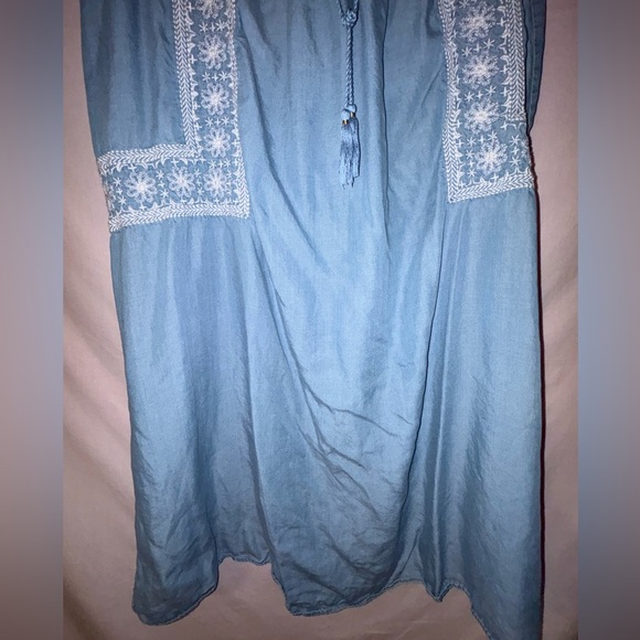 Old Navy Light Blue Midi Dress with White Embroidery - Picture 7 of 9